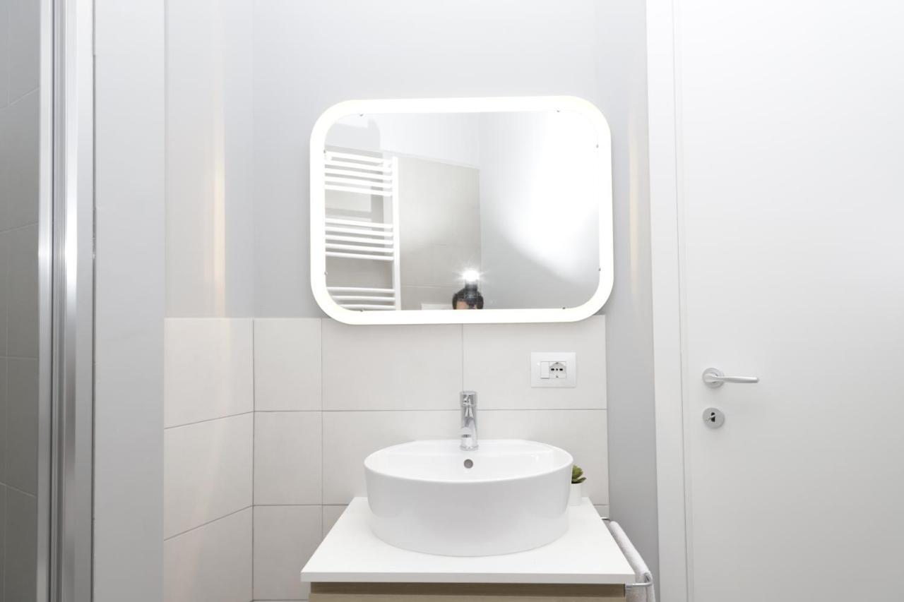 Hemeras Boutique Homes - 2 Luxury Apartments In The City Center Milán Exterior foto